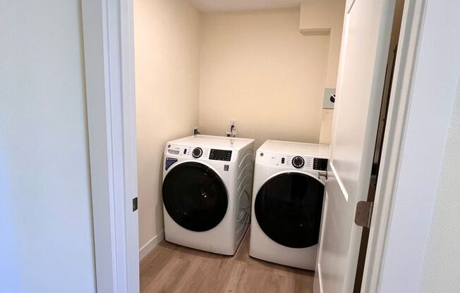 2 beds, 1 bath, $1,910, Unit A209