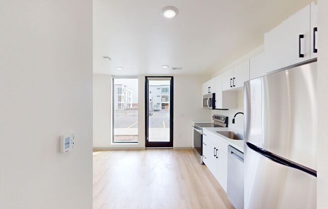 1 bed, 1 bath, 467 sqft, $1,425, Unit 6410-104