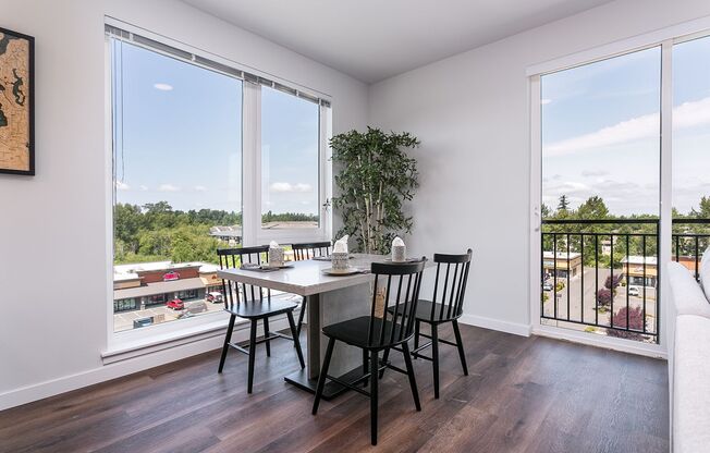 3 beds, 2 baths, 1,320 sqft, $2,695, Unit 606