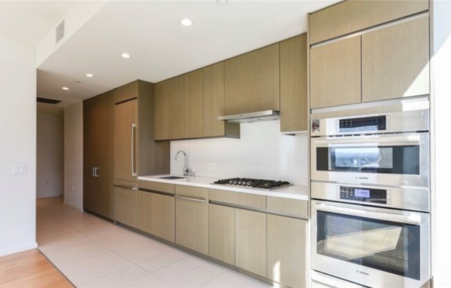 1 bed, 1.5 baths, 920 sqft, $3,500, Unit 1703