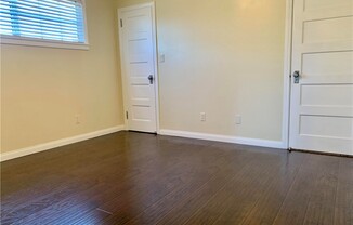 2 beds, 1 bath, 900 sqft, $3,150