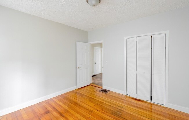 3 beds, 1 bath, $3,100, Unit 1