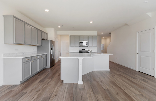 2283 HORSESHOE CIR
