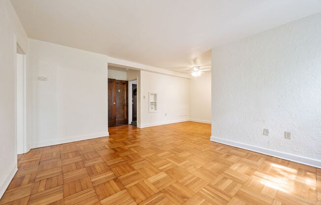 1 bed, 1 bath, 851 sqft, $1,000, Unit 306