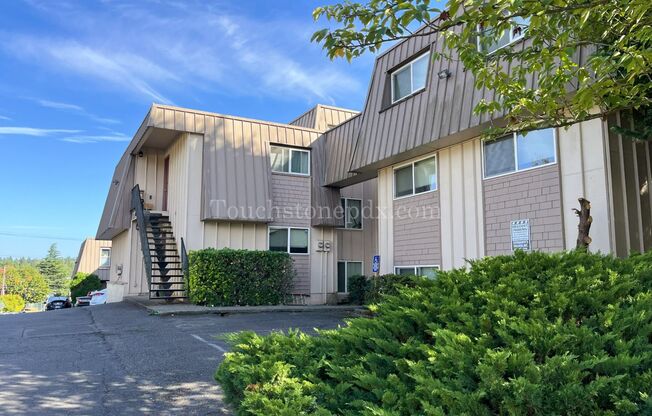 1 bed, 1 bath, $1,295, Unit 5812-4