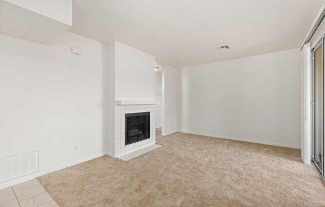 ✨ Spacious 2 Bedroom / 2 Bath Condo in Sabre Springs! ✨