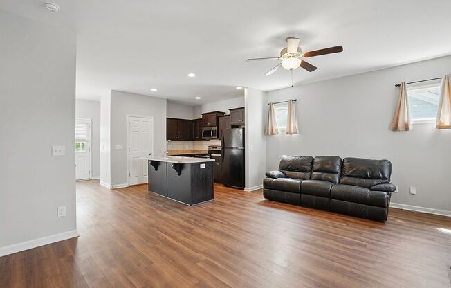 AVAILABLE-GREAT HOME IN THE HEART OF RALEIGH COME SEE TODAY!