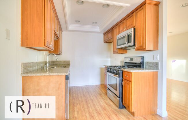 3 beds, 2 baths, $3,000, Unit APARTMENT 85