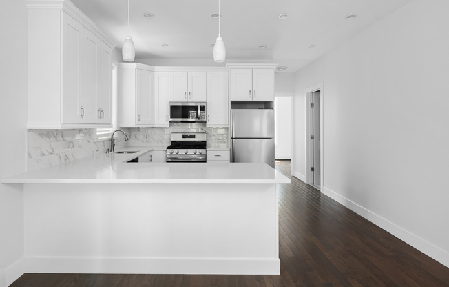 372 83 ST