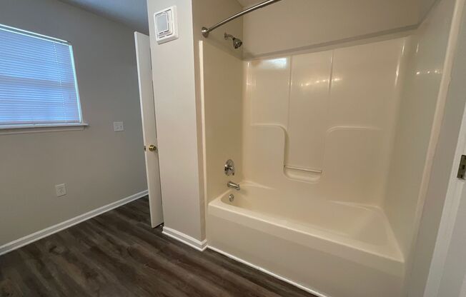 1 bed, 1 bath, 765 sqft, $1,125, Unit 2756-3