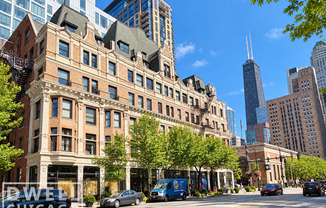 108 W Chicago Ave