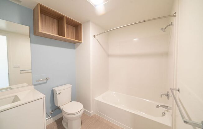 2 beds, 2 baths, 898 sqft, $4,550, Unit 705A