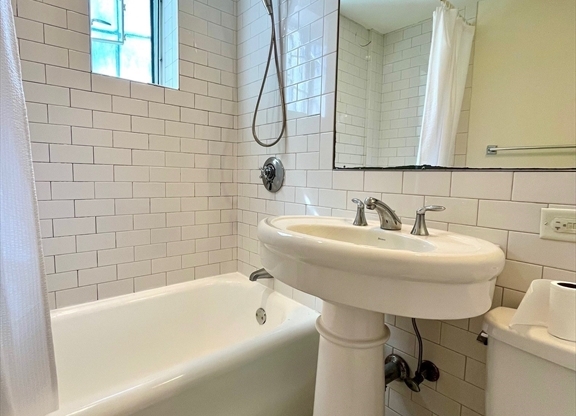 1 bed, 1 bath, 566 sqft, $2,800, Unit B605