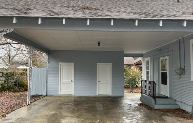 Beautifully rehabbed 4 Bedroom 2 Bath older home in the historic district of Tupelo!
