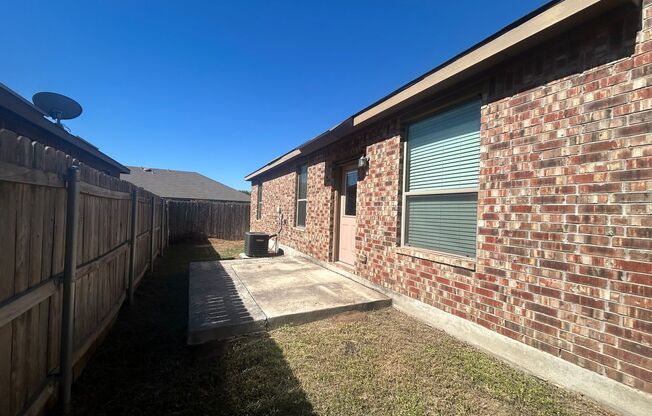 3 beds, 2 baths, $1,440