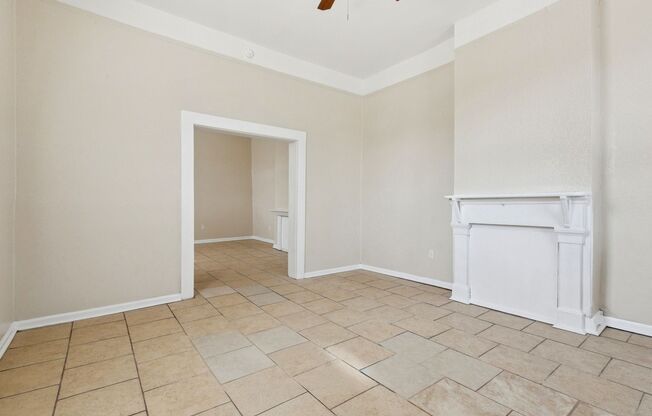 2400-02 Dumaine