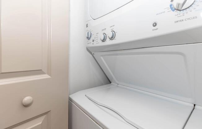 2 beds, 2 baths, 837 sqft, $1,191