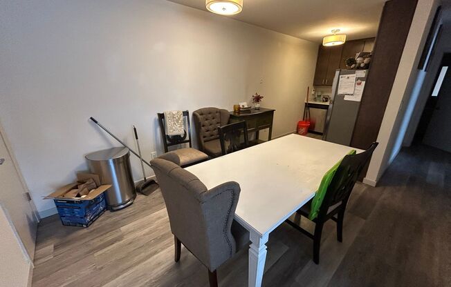 2 beds, 1 bath, $1,395, Unit 218