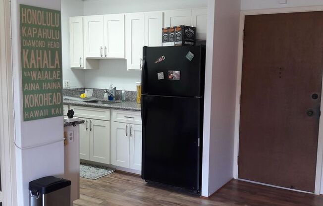 Covered Parking Stall, Large Private Lanai, Fully Furnished (RRLLC)