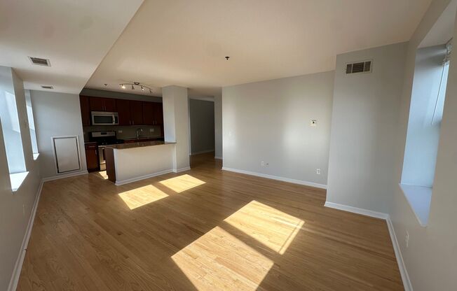 2 beds, 1 bath, 1,000 sqft, $2,275, Unit 503