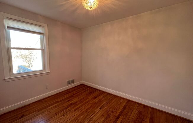 3 beds, 1 bath, $2,000