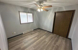 2 beds, 1 bath, 695 sqft, $695, Unit 2