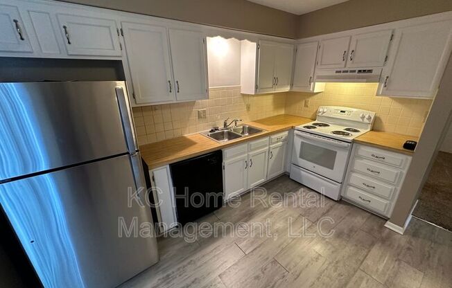 308 NE INDEPENDENCE AVE