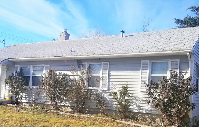 Charming 2 bedroom home for lease!