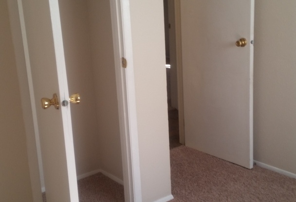 3 beds, 1 bath, $1,175