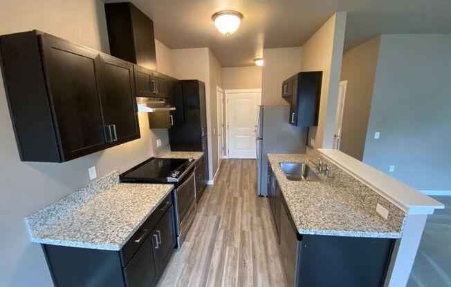 4225 HAWTHORNE AVE NE