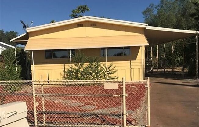 3 Bed / 2 Bath Manufactured Home in Hemet!