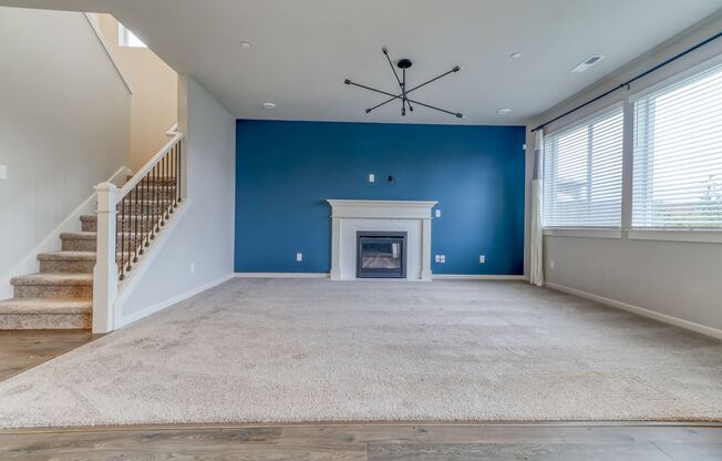 Spacious 4 Bedroom Home in Highly Desirable Camas w/ Bonus Room!!