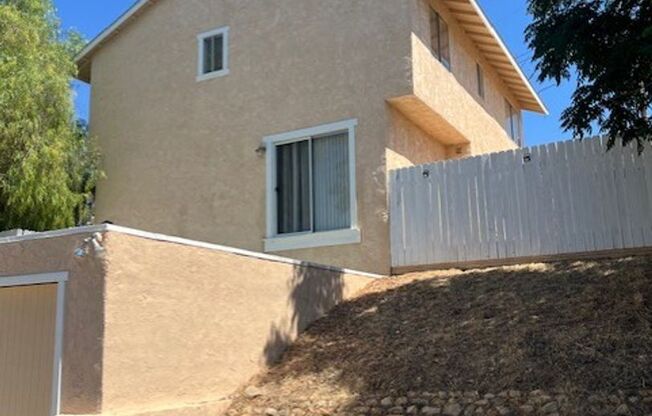 Spacious 4-Bedroom home centrally located in Lake Elsinore-16518 Smith Rd. Lake Elsinore, CA