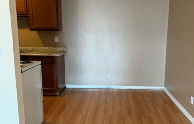 1 bed, 1 bath, 825 sqft, $1,125, Unit 806-336