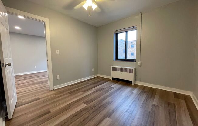 1 bed, 1 bath, 420 sqft, $1,549, Unit 5326 Fifth Ave. #23