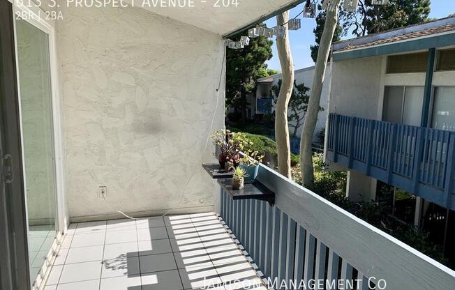 613 S PROSPECT AVE