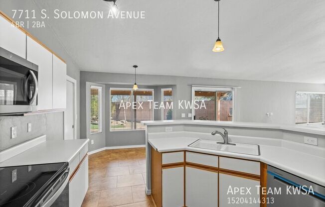 7711 S SOLOMON AVE
