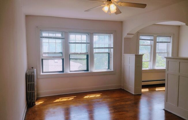 2 beds, 1 bath, 1,100 sqft, $1,409, Unit 2957 5724