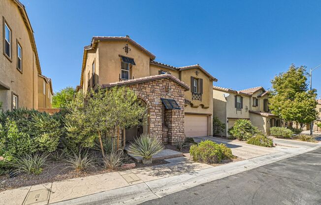 Beautiful 2 Story Home Freshly Painted!!!