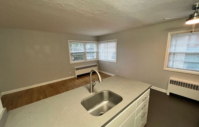 1 bed, 1 bath, 609 sqft, $1,425, Unit 410