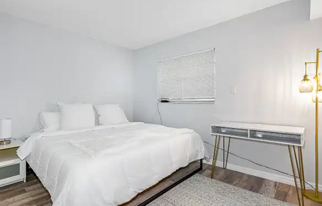 University Park unit, Centrally located and pet-friendly
