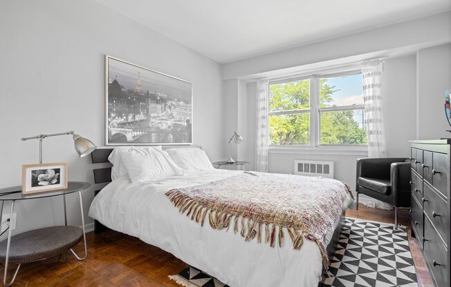 2 beds, 1 bath, 930 sqft, $1,625, Unit 415