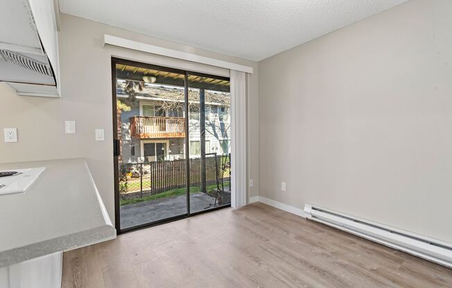 2 beds, 1.5 baths, 960 sqft, $1,495, Unit 6