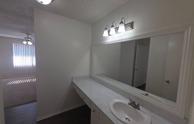 1 bed, 1 bath, 713 sqft, $2,075, Unit B064