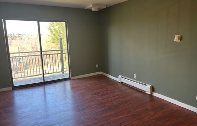 1 bed, 1 bath, $1,325, Unit # #J 24