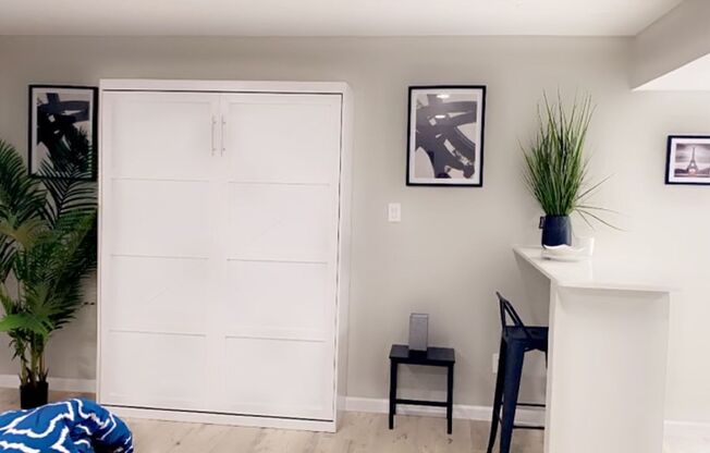Studio, 1 bath, 443 sqft, $1,500
