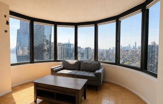 Studio, 1 bath, 520 sqft, $4,000, Unit 33O