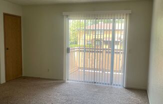 2 beds, 1 bath, 900 sqft, $1,159