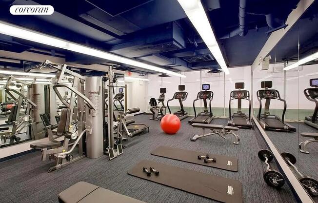 2 beds, 1 bath, 901 sqft, $4,800, Unit 7D