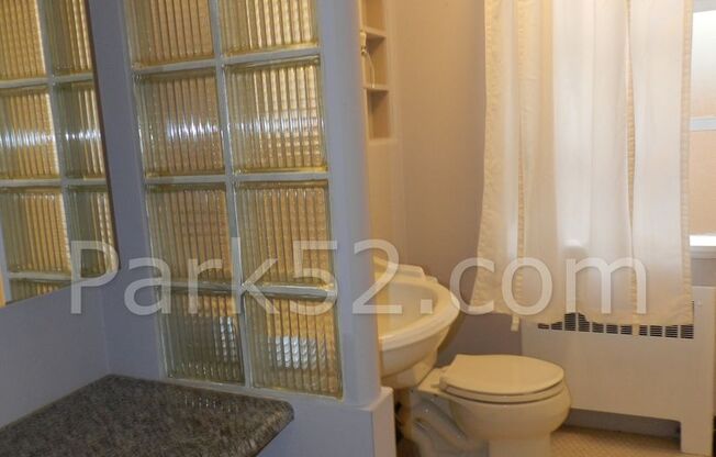 2 beds, 1 bath, $1,995, Unit # #A 1